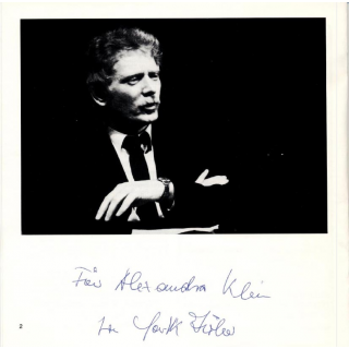 Persönliche Widmung des Komponisten York Höller im Programmheft der Münchner Philharmoniker 1994<br>(Foto: Alexandra Klein)